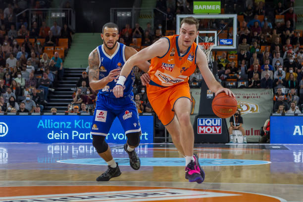 哈登都亲自 哈登都亲自