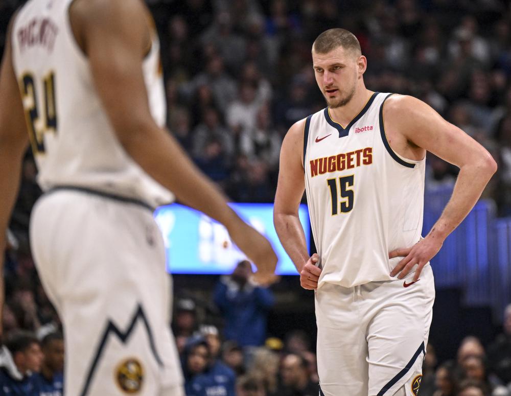 对手防线陷 对手防线陷