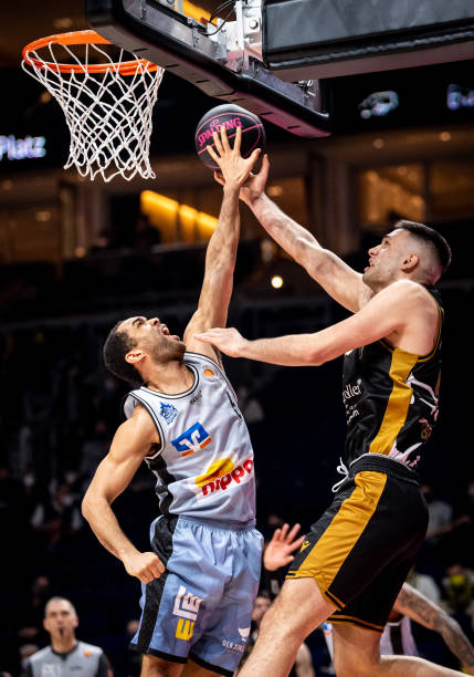 范翁德伦 范翁德伦